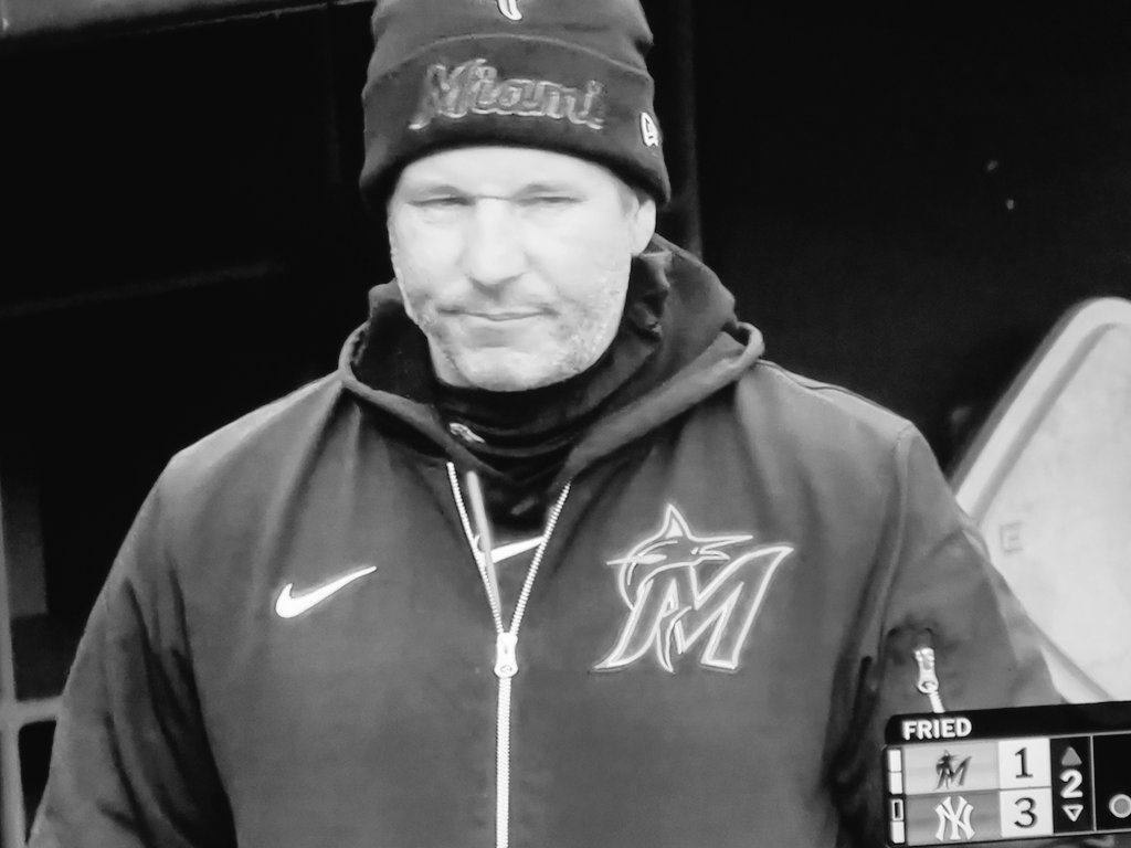 Santiago tweet media