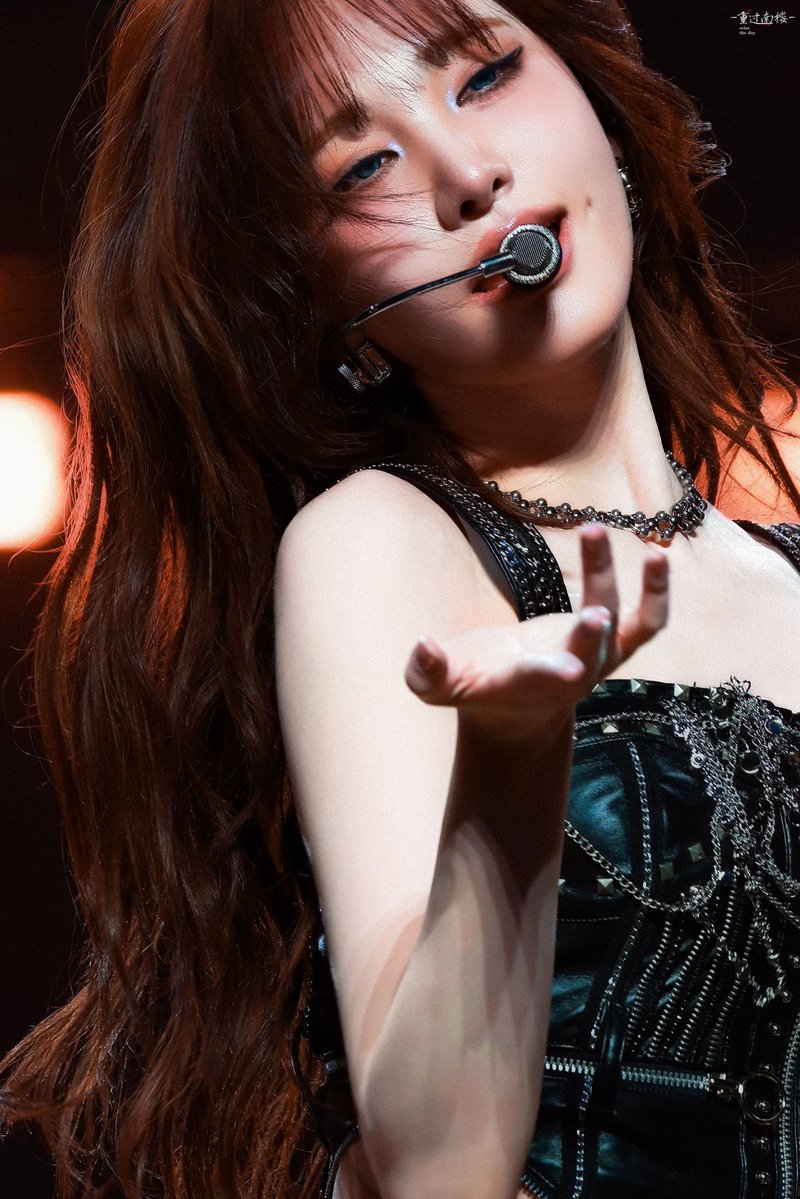 violet's little world 🫧 tweet media