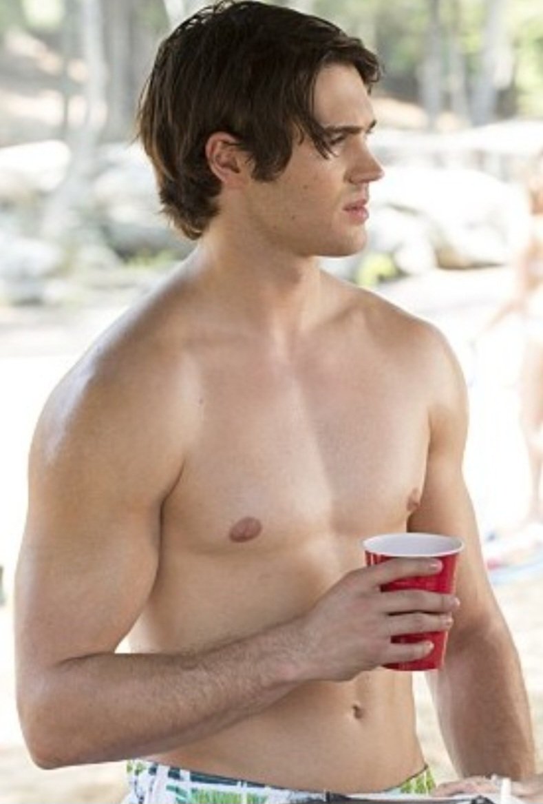 hornybottomboyy's tweet photo. Untill i can't walk😩😩..omfg he is soo fine. We NEED to admit how fucking hot he is he's so underrateeeddd #jeremygilbert https://t.co/qC5T1DpDXV