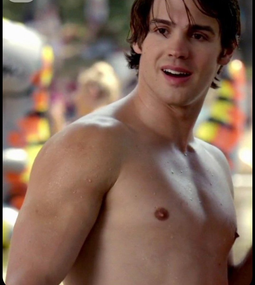 hornybottomboyy's tweet photo. Untill i can't walk😩😩..omfg he is soo fine. We NEED to admit how fucking hot he is he's so underrateeeddd #jeremygilbert https://t.co/qC5T1DpDXV