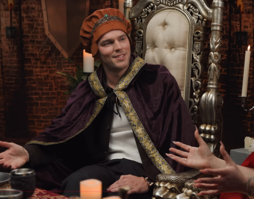 LoonieLunas's tweet photo. do you think patrick ball knows that he has the exact same taste in capes and medieval bonnets as nicholas hoult https://t.co/HZYyuiyKRT