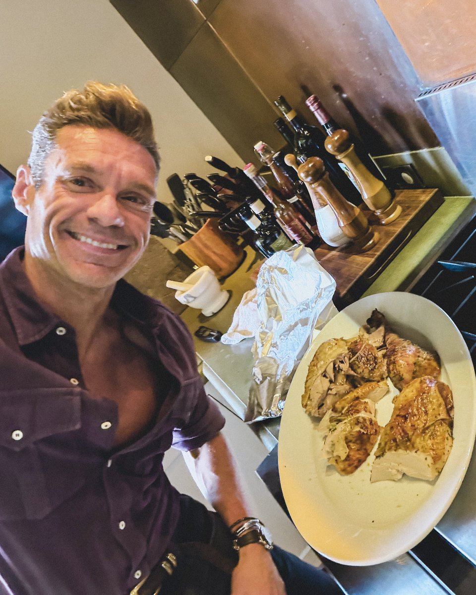 Ryan Seacrest tweet media