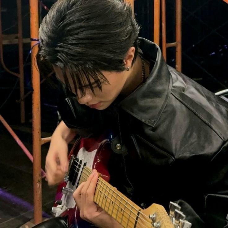 lara🎸🦈 You Maniac tweet media