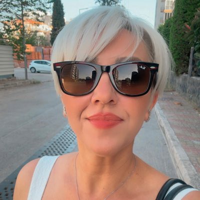 özlemm75 tweet media