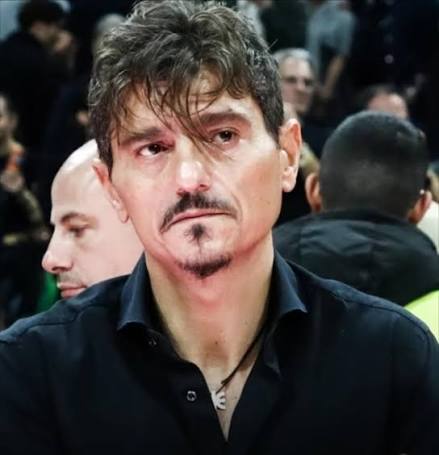 GreekLeft☭☘️ tweet media