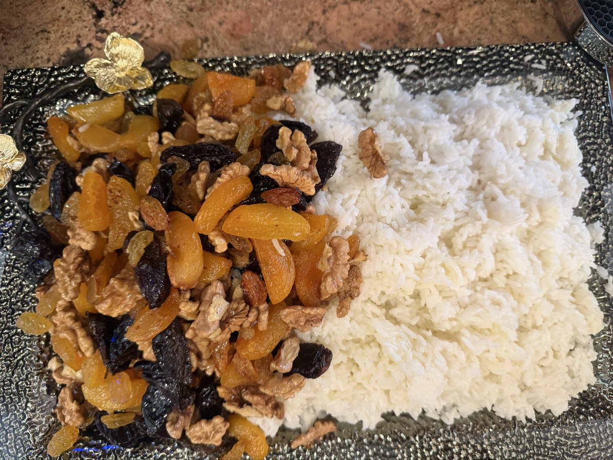 LucyluvsMoon1's tweet photo. #HappyEaster #EasterSunday #EasterJoy #EasterVibes #SpringCelebration #FamilyTime #HomemadeFood #HomeCooking #MadeWithLove #ComfortFood #FromScratch #FoodieLife #HomeChef #KitchenJoy #GatherAround #GoodEats #FreshFlavors #FoodFromTheHeart https://t.co/SX9DmZ3dFC