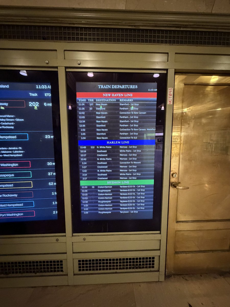 CapeFloy's tweet image. How come I didn’t know how to ask for that horse-pill I was prescribed to be crushed in the 90s?
This isn’t group therapy. 
#burlesque #bigbrother #Bside