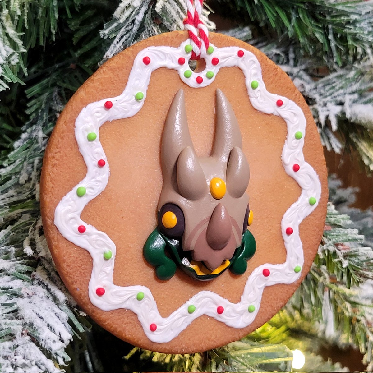 Darkstar_2016's tweet photo. Holiday Cookie ornament for someone on IG!
This unique character was so fun to make! 💖

Rts greatly appreciated, stay tuned for more!!
#Furry #furryart #handmade #sculptures https://t.co/GIo5aFcJ2k