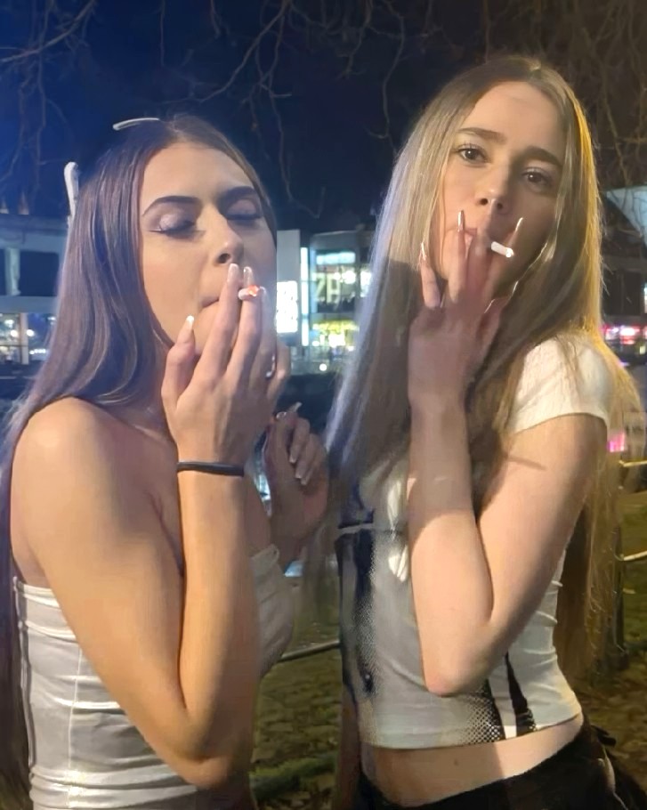 Smoking girl lover tweet media