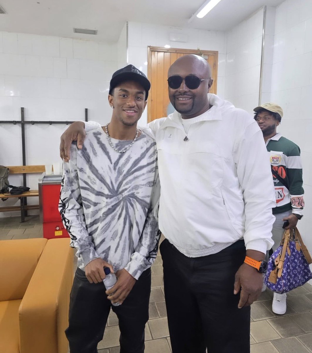 𝔸b𝕒𝕫𝕫 tweet media