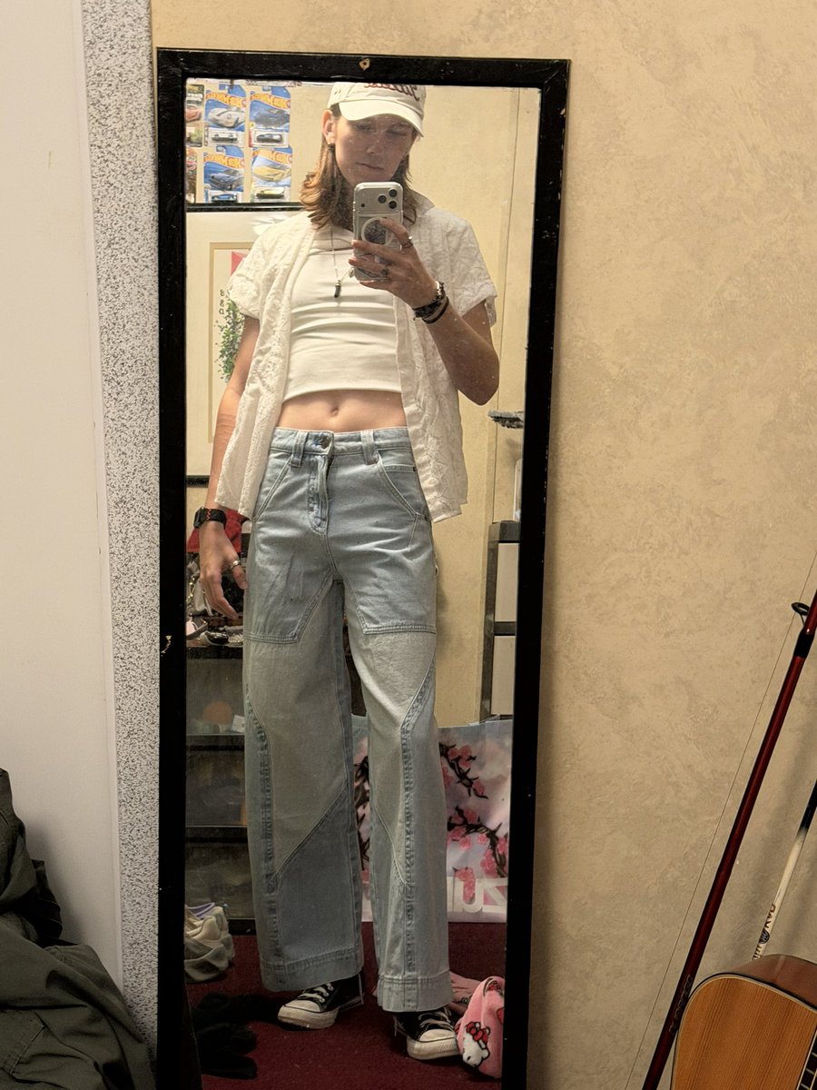 Ava 𐂂🤍🩶🖤 tweet media