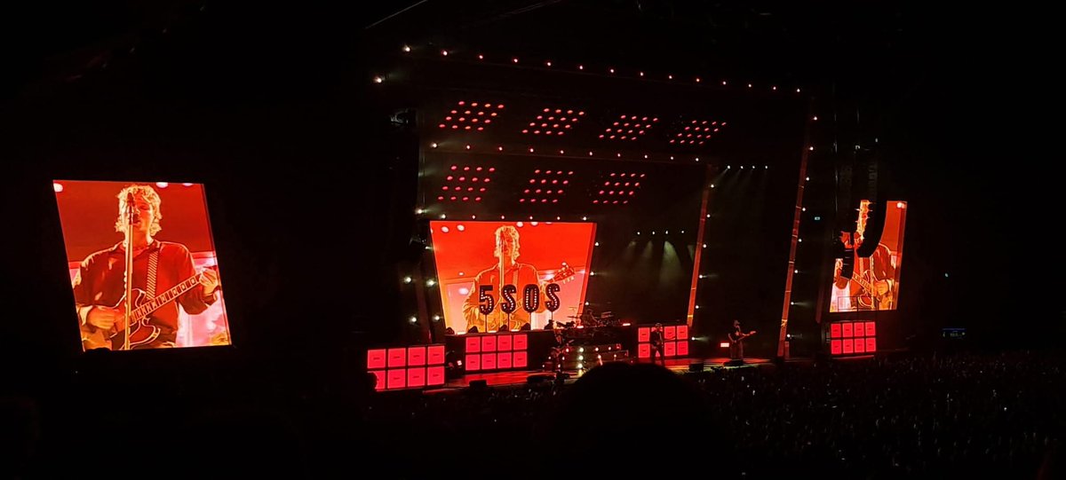 ℭ𝔶𝔫𝔱𝔥𝔦𝔞🦇⋆₊ ♱ is seeing 𝗕𝗧𝗦 x2 tweet media