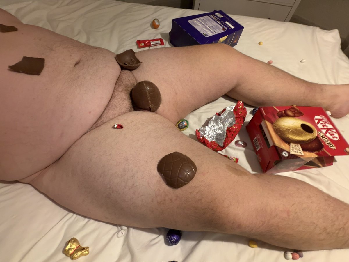 chubbyboytease's tweet photo. Warning: This Easter egg hunt is adults-only. 🍫🐣

#ChubbyChaser #Chub #ChubbyBear #GayChub #ChubbyGay #GayBear #BearGay #ChubbyGuy #Chaser #BearSoInstagram #ChunkyGuys #BigBoys #BodyPositive #EasterTreat #ChocolateBody https://t.co/6FqF6IVTmC