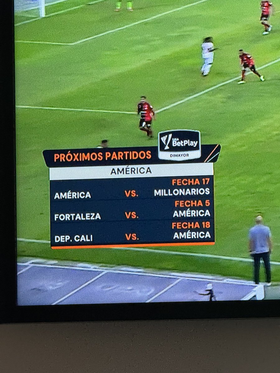 América en Europa tweet media