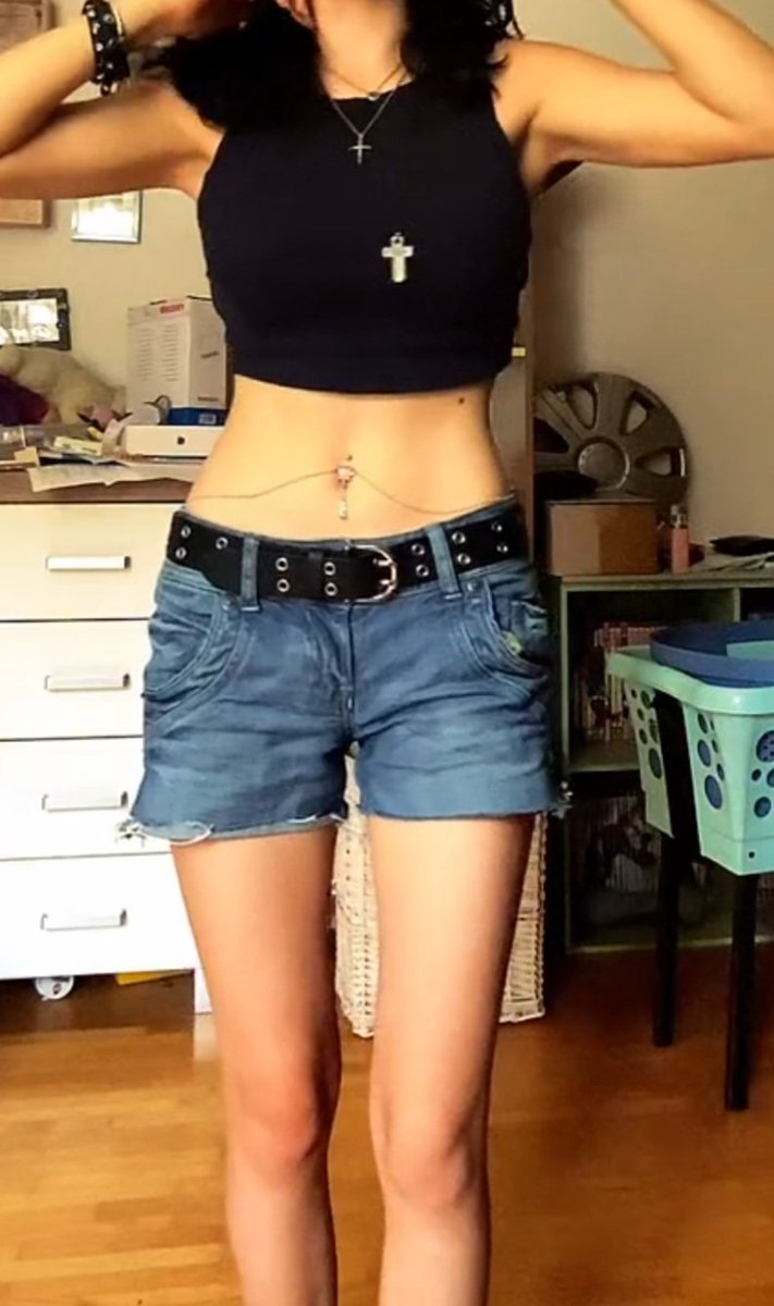 h0lyxx1nsomn1ac's tweet image. Why did my waist DEVOLVE even tho I weigh less now? Can someone explain the biology behind it?
(1 year ago vs now)
#edtwt #shedtwt #weightloss