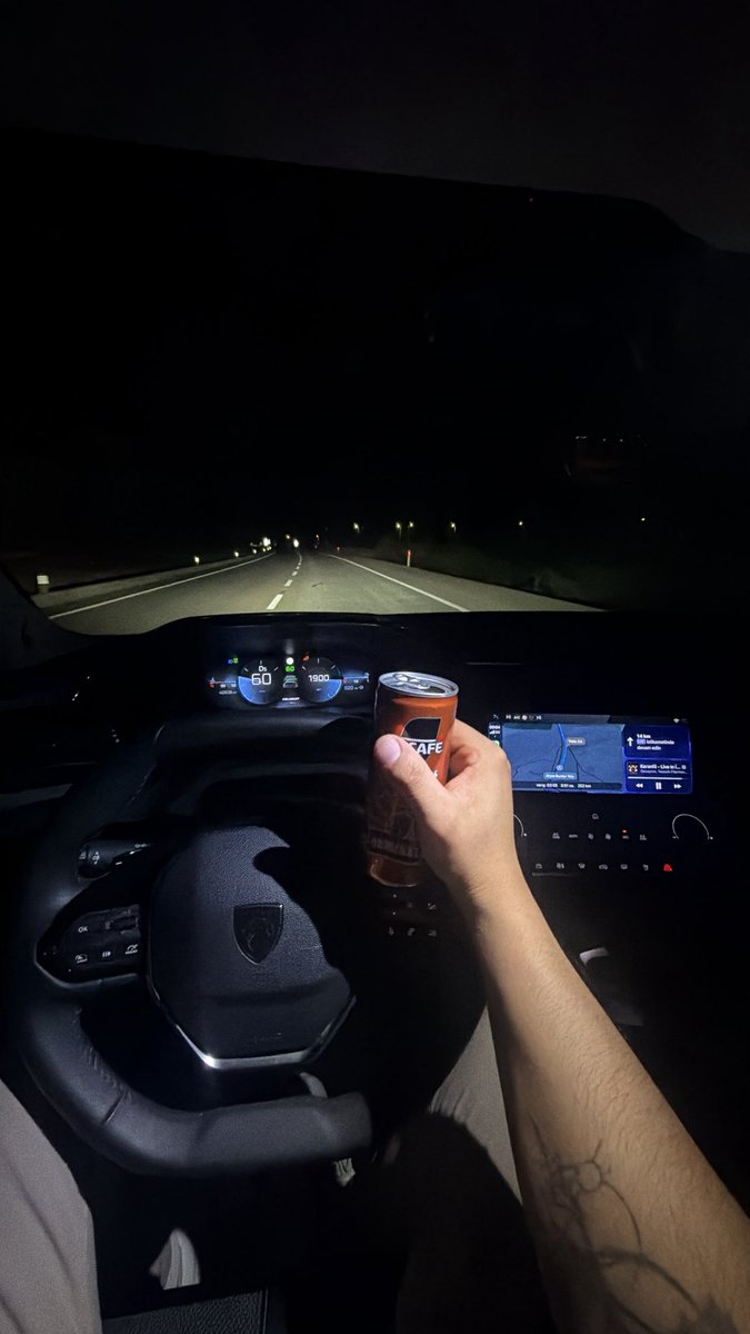 benmustafaydn's tweet photo. Tek başına yol beğenildi https://t.co/iYFUv3SBYP