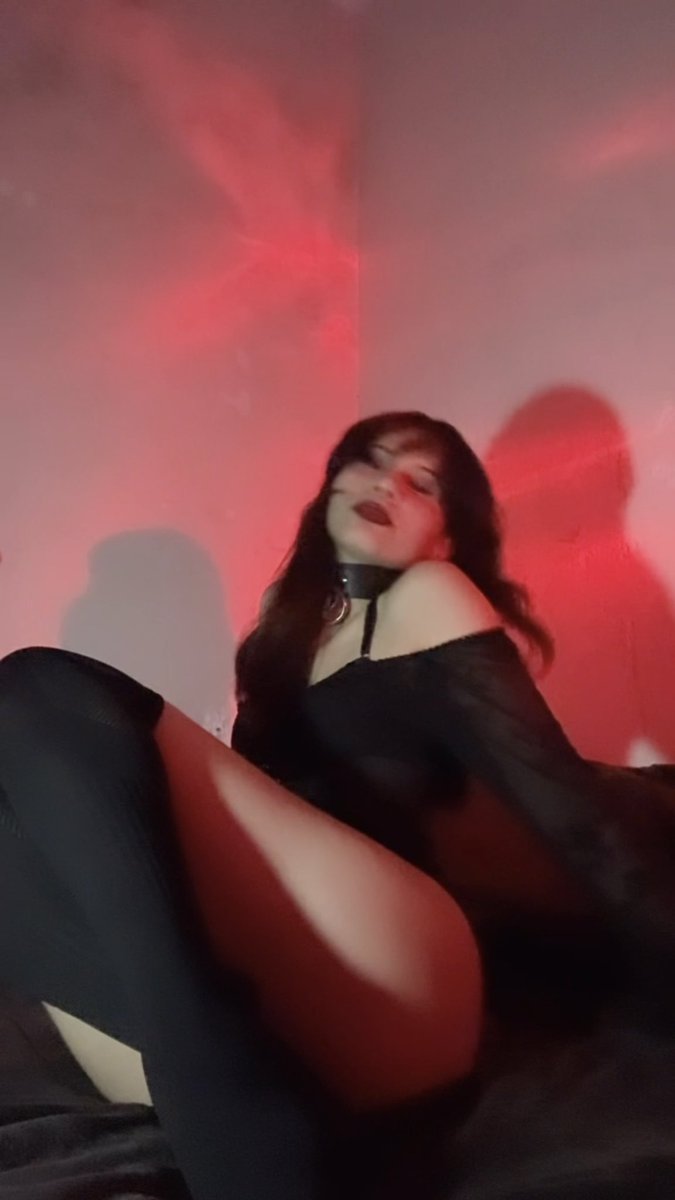 NecrooBunny's tweet photo. 🖤❤️‍🔥🖤❤️‍🔥

#goth #gotica https://t.co/x5qzltGtG8