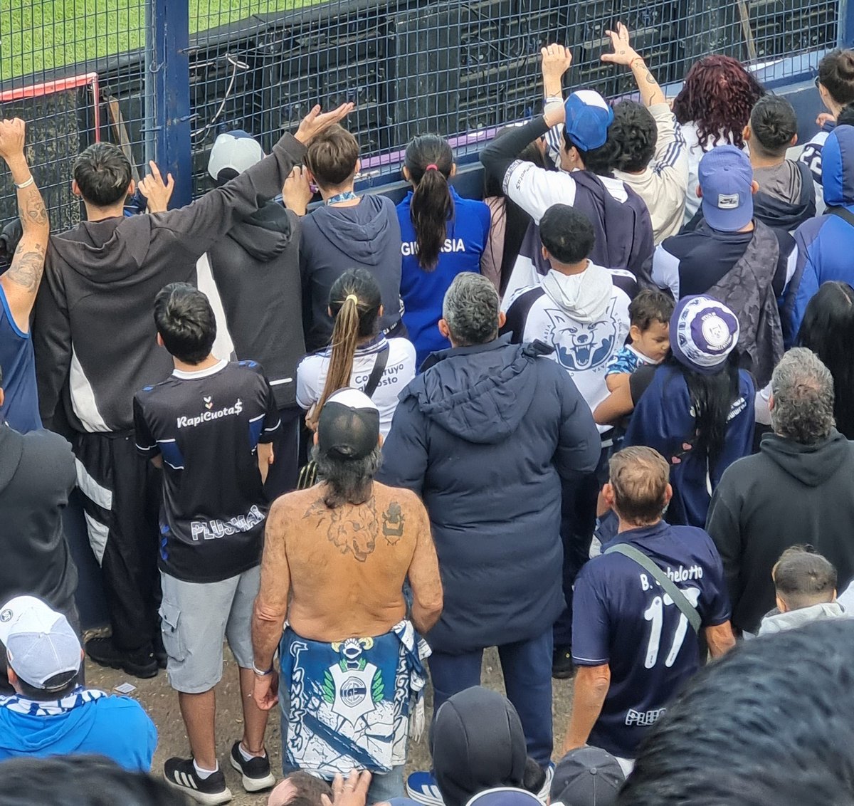 carLUX✨️ tweet media