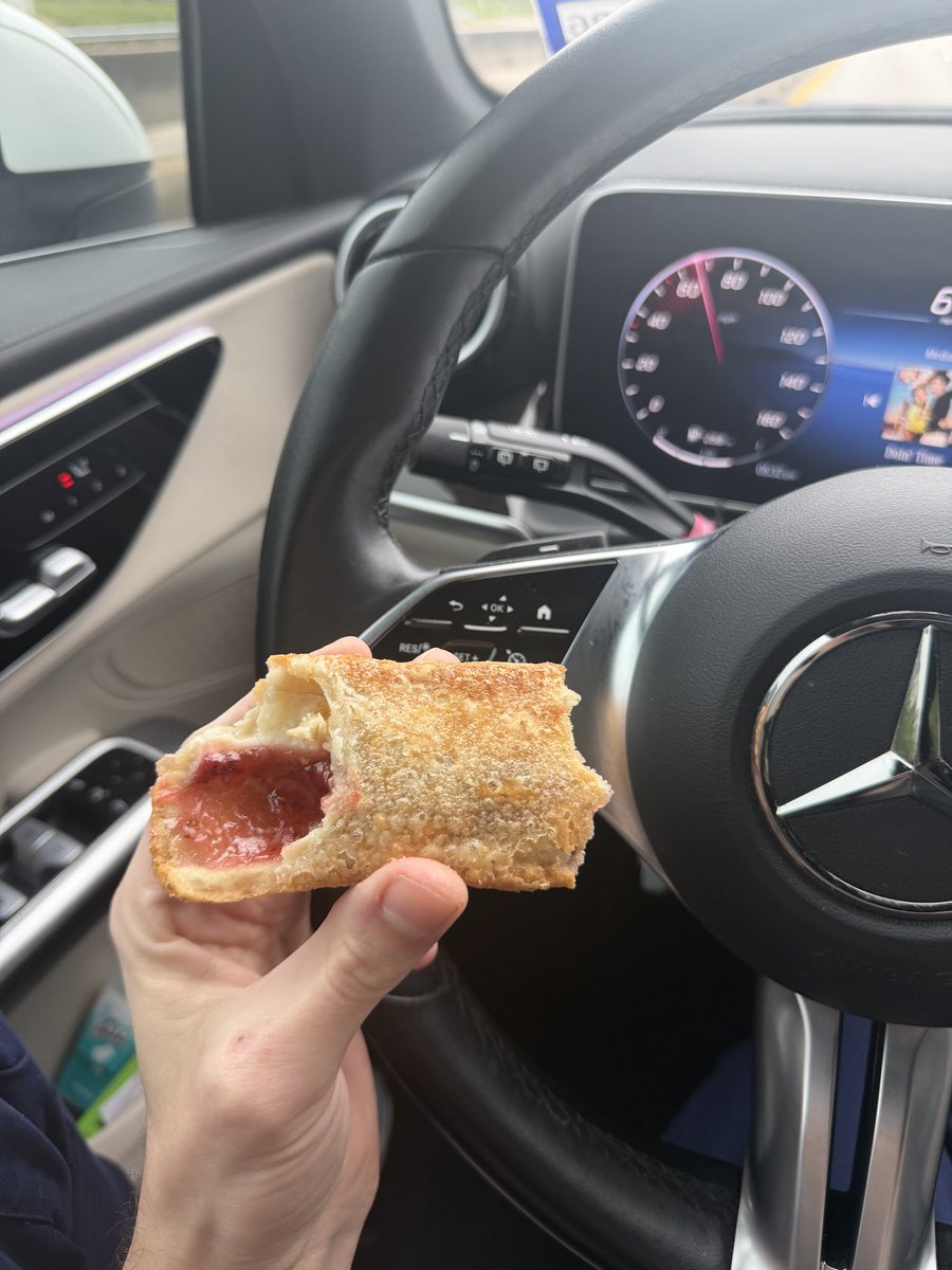 Dwalla10's tweet photo. Ummmm excuse me SIR, @Popeyes WHAT IS THIS??? Straight outta the package… and on EASTER SUNDAY?? 😫😫😫 

Count ur dayssss, this is unacceptable. https://t.co/3ydgO8NXNV