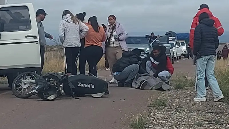 DiarioMzaSur's tweet image. #Policiales #malargüe Joven motociclista resultó con lesiones graves tras accidente vial  dlvr.it/TRtd7N ◾  Más info ⤵