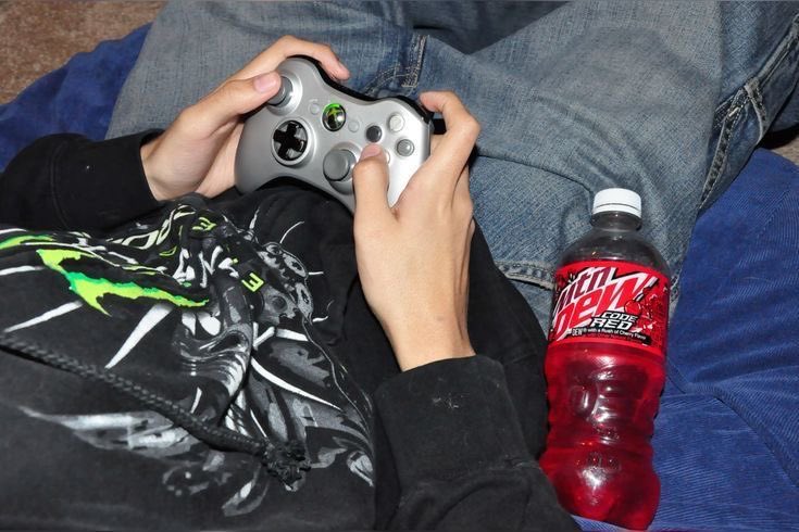 older brother of shedtwt tweet media