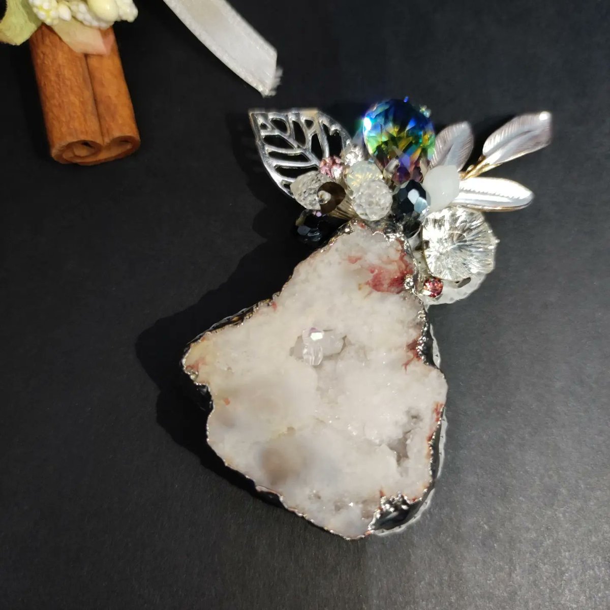moontrail36952's tweet photo. Flower gemstone brooch
https://t.co/JyISoF4BVg
#brooch #gemstonebrooch #handmadebrooch #artbrooch https://t.co/FeYKMp55xQ