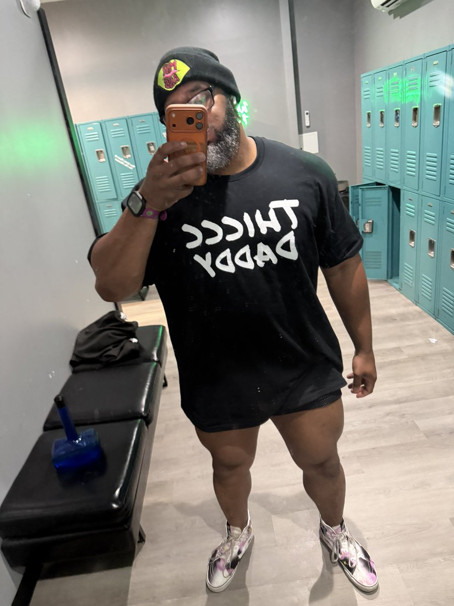 SailorGainz18's tweet image. Twas a leg day! Shirt by @UpAndyBrown #Legday #ThicccDaddy #gainz