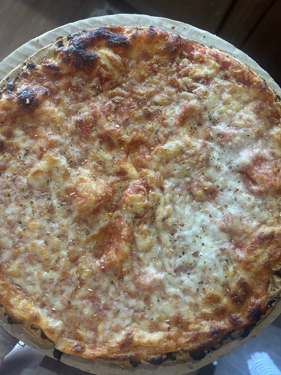 Cream sleeve tweet media