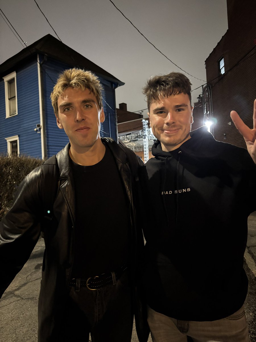 CodyVisuals's tweet photo. Thanks for the best birthday show ever 🫶🏻@badsuns @christobowman #badsuns #badsunsindy #indianapolis #acceleratortour https://t.co/GgFuO05xRZ