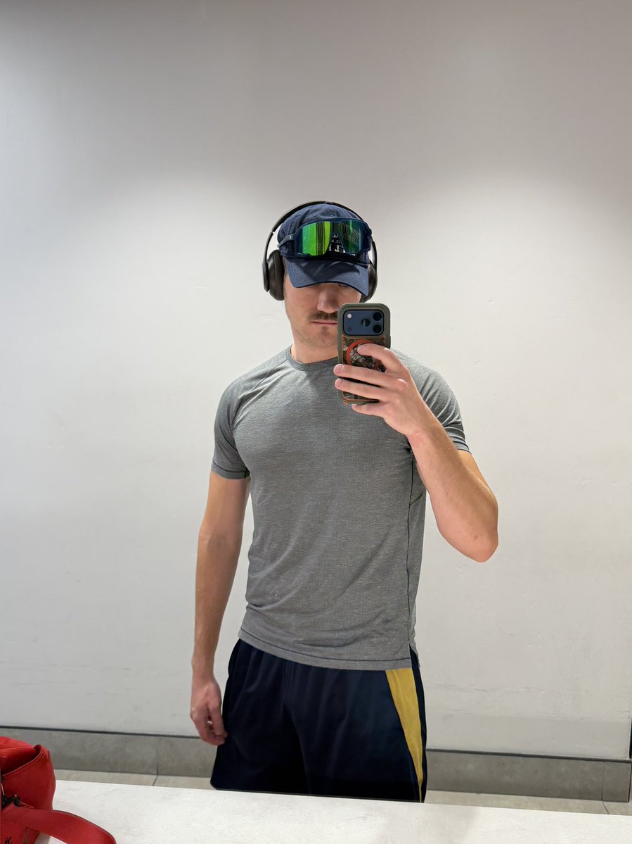 roughdeer tweet media