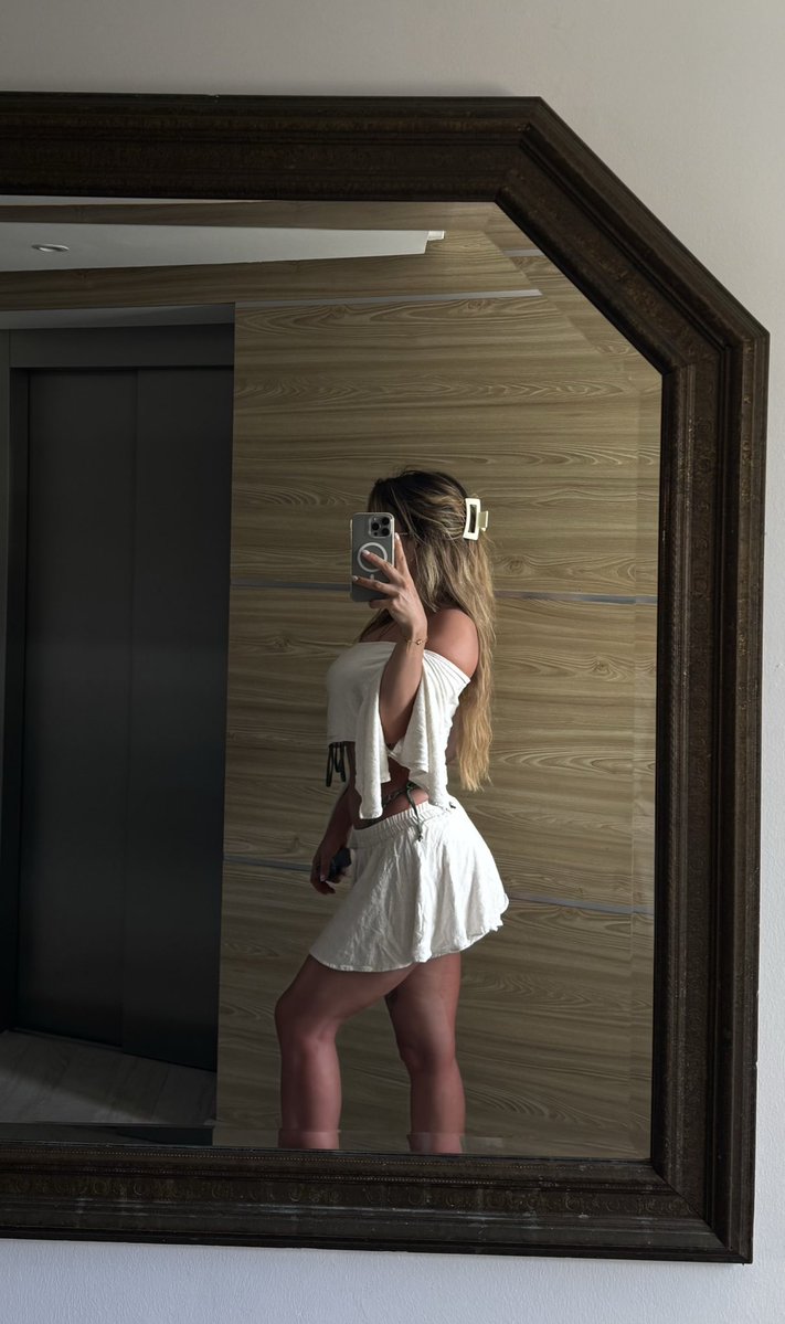 Elaina Noir tweet media