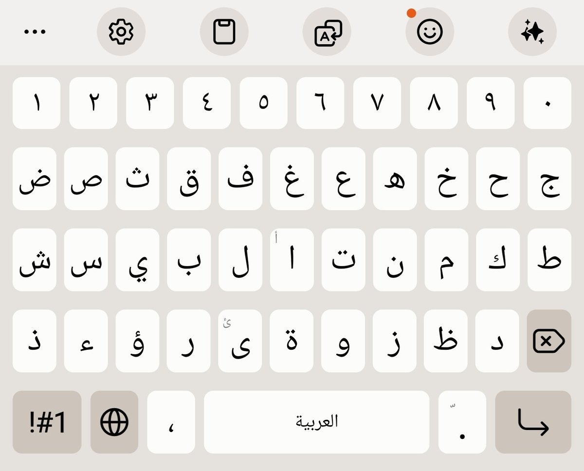 AzizAlMarhabi's tweet photo. @1Darene @Askmuhami ممكن فعلاً يكون جوالها ايفون بالتالي الخطأ وارد وبحكم عدم استخدامي لهالجوال تفاجأت من الصورة أنها بجانب بعض ، أنا جوالي اندرويد وهذي لوحة المفاتيح.
يعطيك العافية https://t.co/KdyPA6I5UF