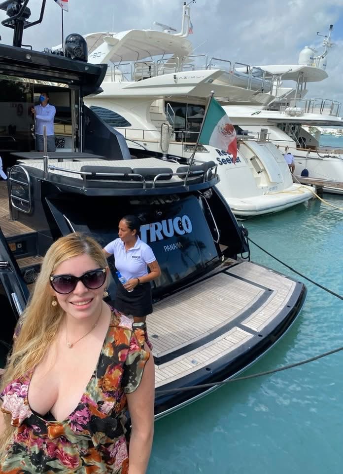 charliedelvalle's tweet image. ¡Tengan un excelente domingo! 👱🏻‍♀️ Ni vean mis pelos 🤣 #Truco 🛥️✌🏻 #Cancún🇲🇽