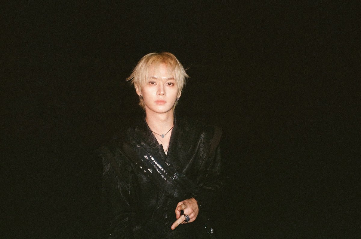 bahngchain's tweet image. hyunho au | boyfriend

onde leeknow não suporta mais ver o cara por quem ele tem uma queda ser tratado feito lixo em seu relacionamento.

ou

onde hyunjin acaba lendo sem querer uma conversa de seu namorado com o melhor amigo dele.