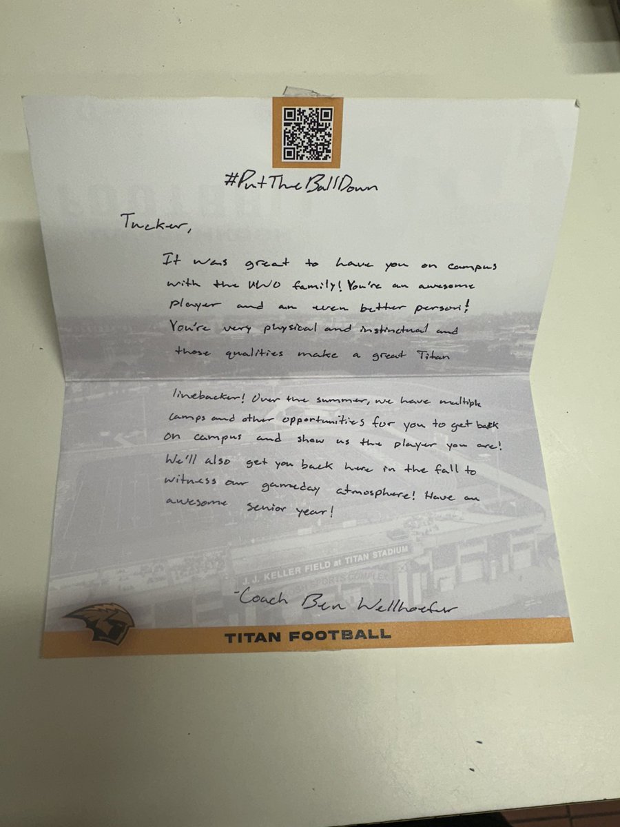 tbclass27's tweet photo. Thank you @UWOFootball and @coachwellhoefer for the handwritten message https://t.co/hxQn6xXJpS