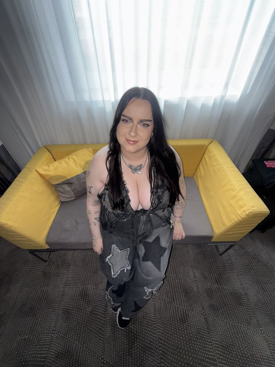 ✰sav✰ tweet media