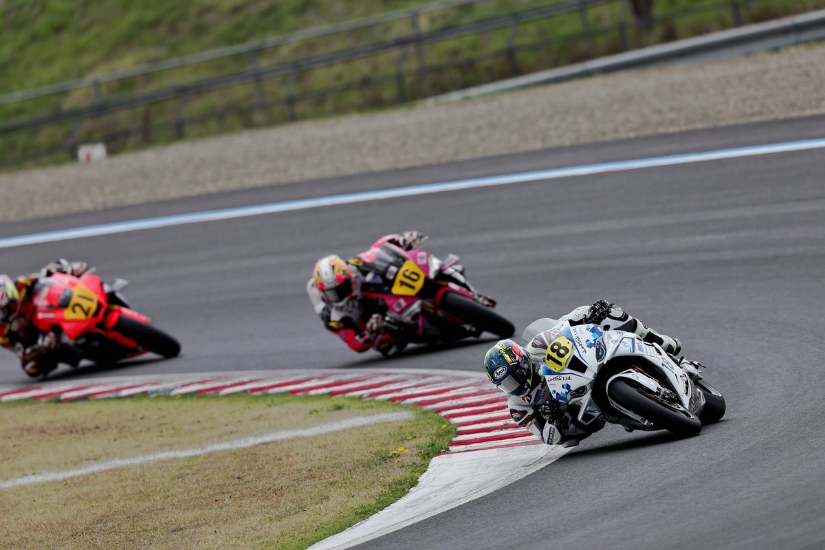 おかざき tweet media