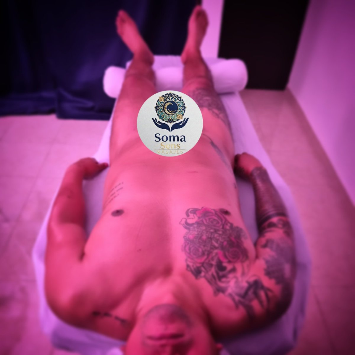 Gracias a @mascaradechakal por dejarse consentir con un masaje relajante... Conmigo puedes ser tu mismo y estar de lo más cómodo durante el masaje 💆🏾‍♂️

Agenda por DM o al 9992018910