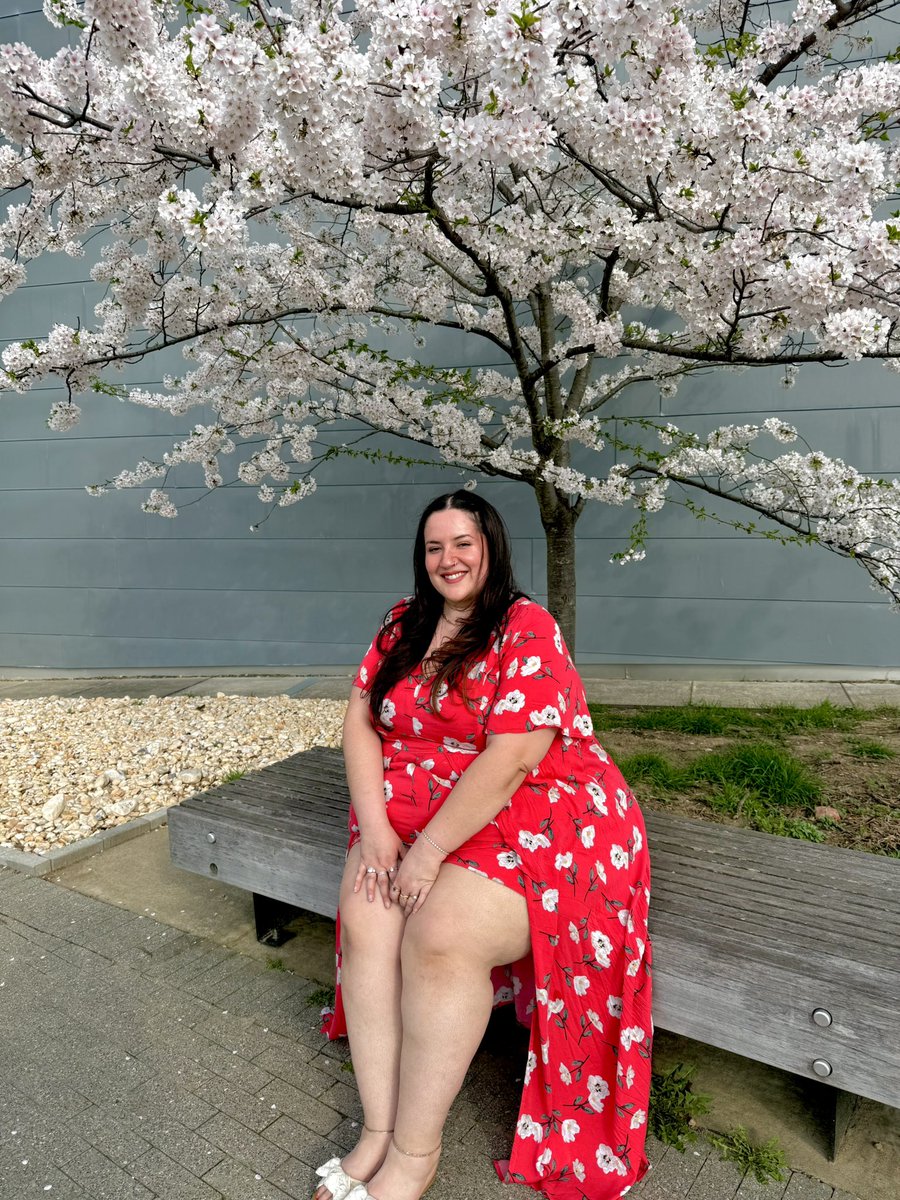 caro 🌺 springtime edition tweet media