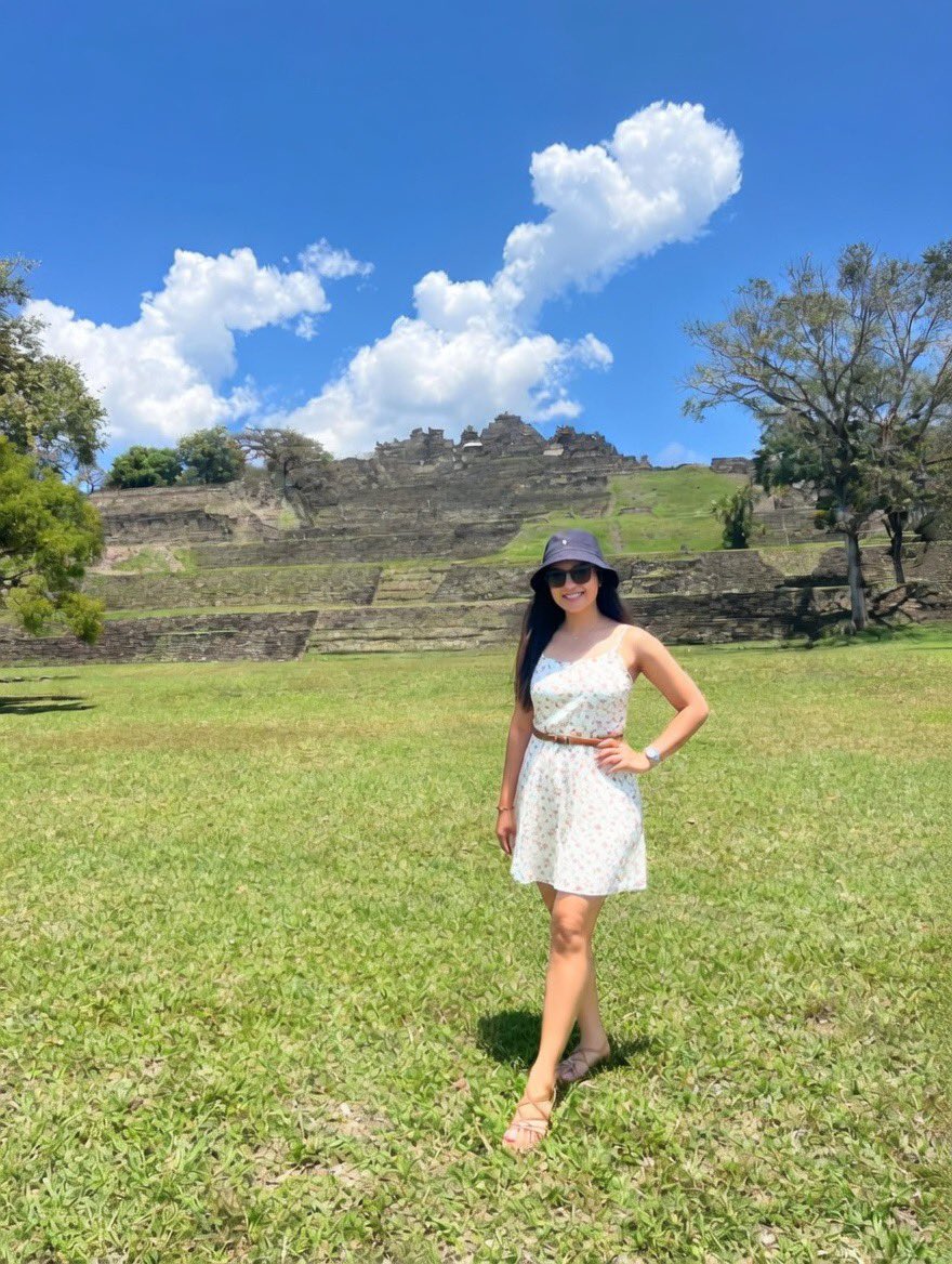 AlexiaIsabel101's tweet photo. De visita en una ciudad maya #trans #chicatrans #bonita #Mujertrans #femboy https://t.co/PuSaDnTAqZ