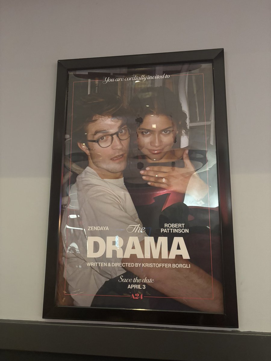 g ✶ MET ZENDAYA tweet media