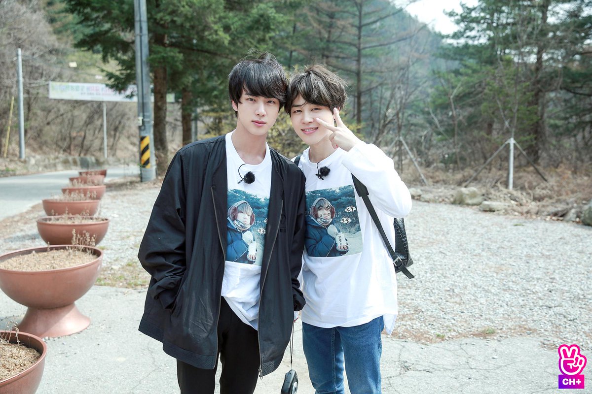 epiphanywlove's tweet photo. a thread of some bts vlive pics that I managed to save before they shut down 🥺 https://t.co/tqJfNDmlav