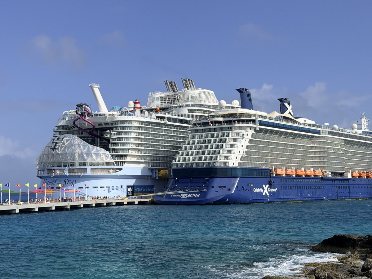 TommySomerton's tweet photo. Beautiful day off the ship🛳️. 
#Cruising #Travel #Oceanplayground https://t.co/B3mfHHcr2J