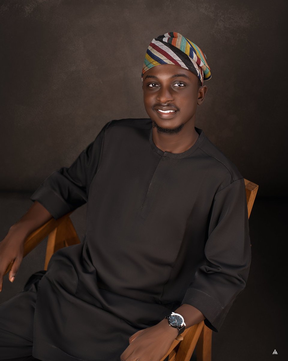 It’s my birthday 🥳🎈

Go to my profile and pop some balloons for me 🎉🎂