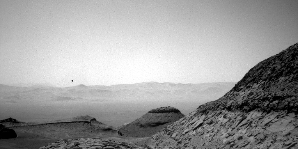 qgufo's tweet photo. O Robô curiosidade, só tem o nome. Porque de fato agencia não da mínima atenção para esses objetos que perambula pelo planeta vermelho. 

This image was taken by Right Navigation Camera onboard NASA's Mars rover Curiosity on Sol 3828 (2023-05-14 08:47:44 UTC).

Credits: NASA/JPL https://t.co/6SpnBL1azQ