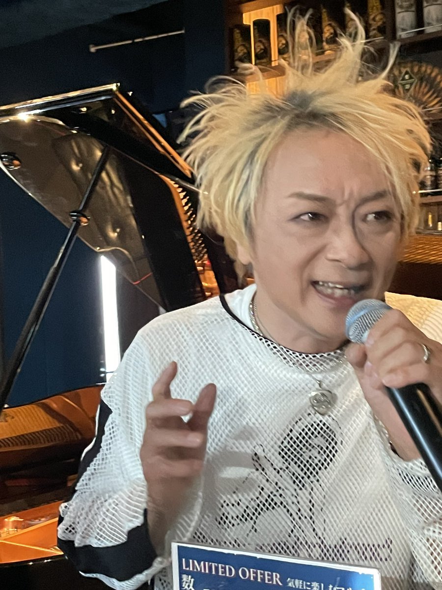 ShigeProgress's tweet photo. 昨日は大阪へ🚅
DIEさんの演奏を観に行きま��た🎵
すごく楽しい内容でした😊

#DIEpianosolotour2026
#CommonBarPianoPlace https://t.co/D0Qsft83I5