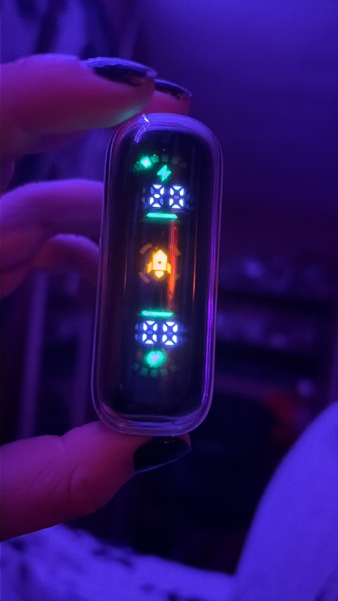 ️dennis whitaker of shedtwt tweet media