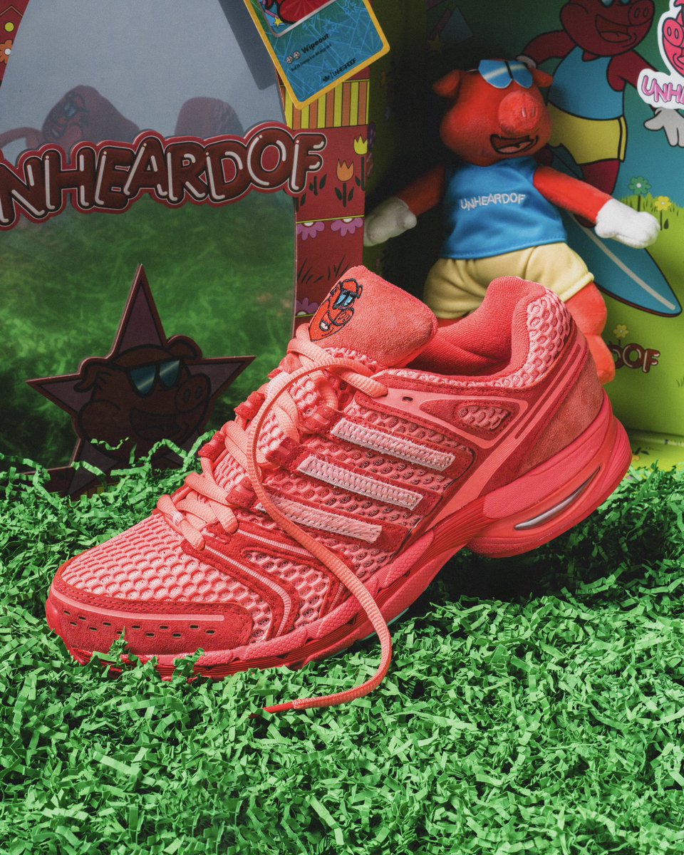 nicekicks's tweet photo. James Harden in the “Steve-O” Unheardof x adidas Adistar Control 5 🐷😎 https://t.co/QL6e1Y0pZQ