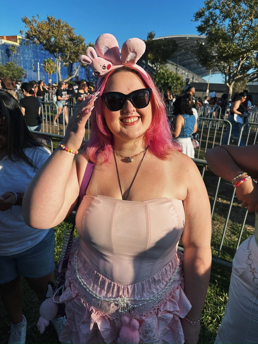 head lesbian shinestar ✮⋆˙ tweet media