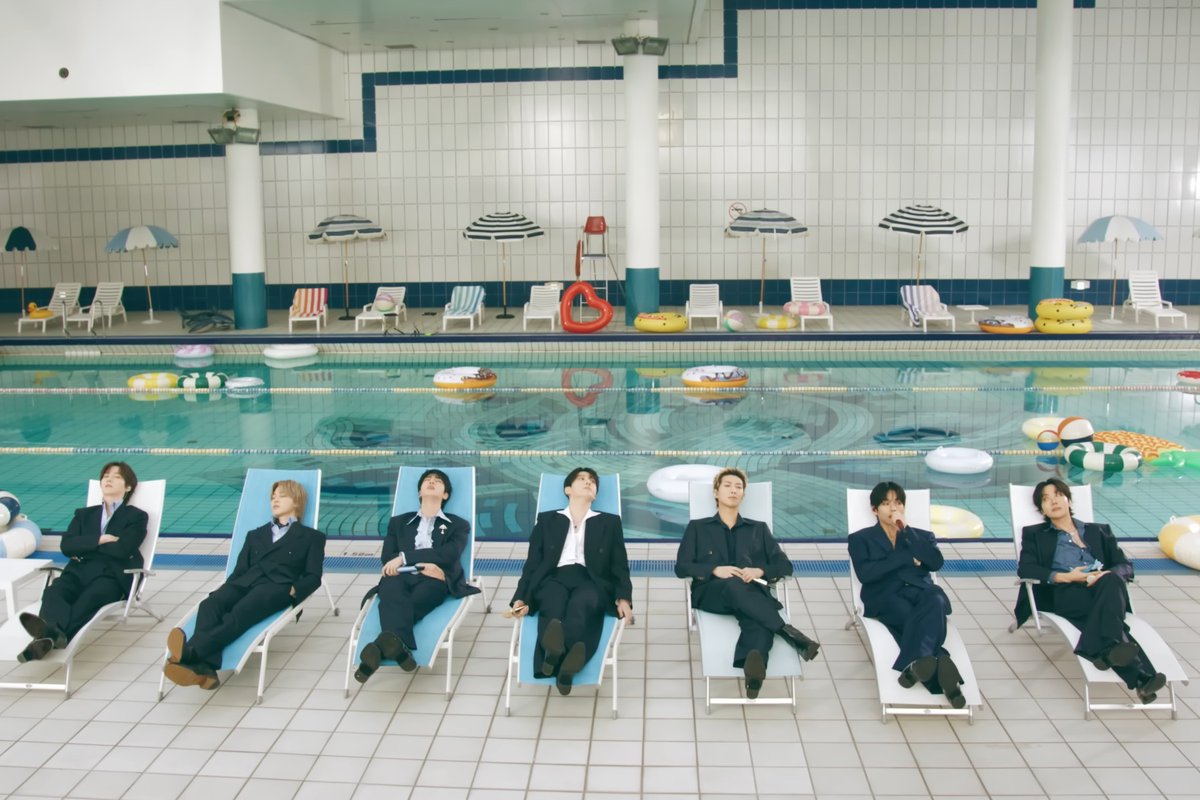 ChartPredicts's tweet photo. .@BTS_twt's "SWIM" is currently aiming for a third week at at No. 1 on next week’s #Global200 (chart dated April 18, 2026). https://t.co/KAUKYOYr47